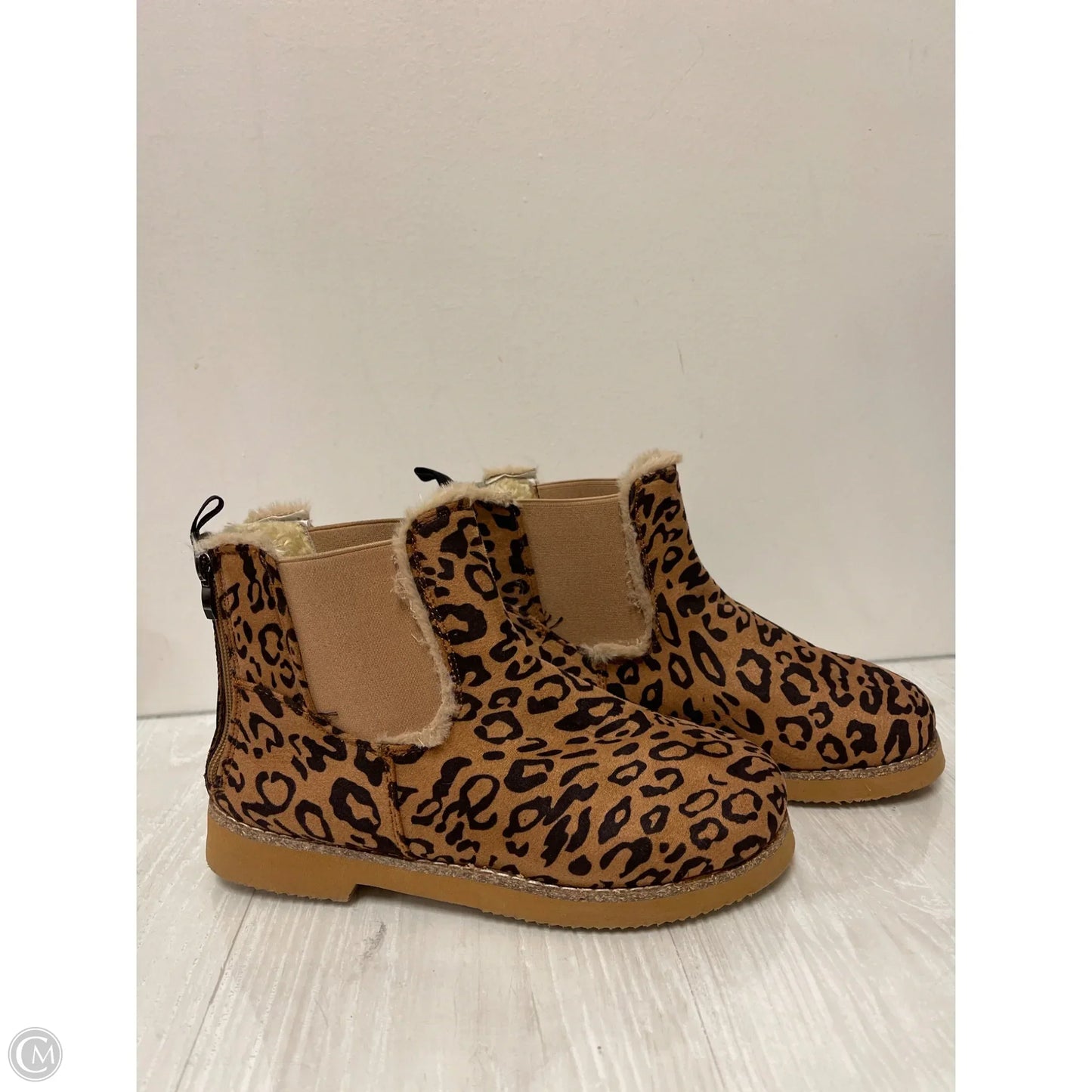 Boots Ankle Flats By Clothes Mentor In Animal Print, Size: 8.5