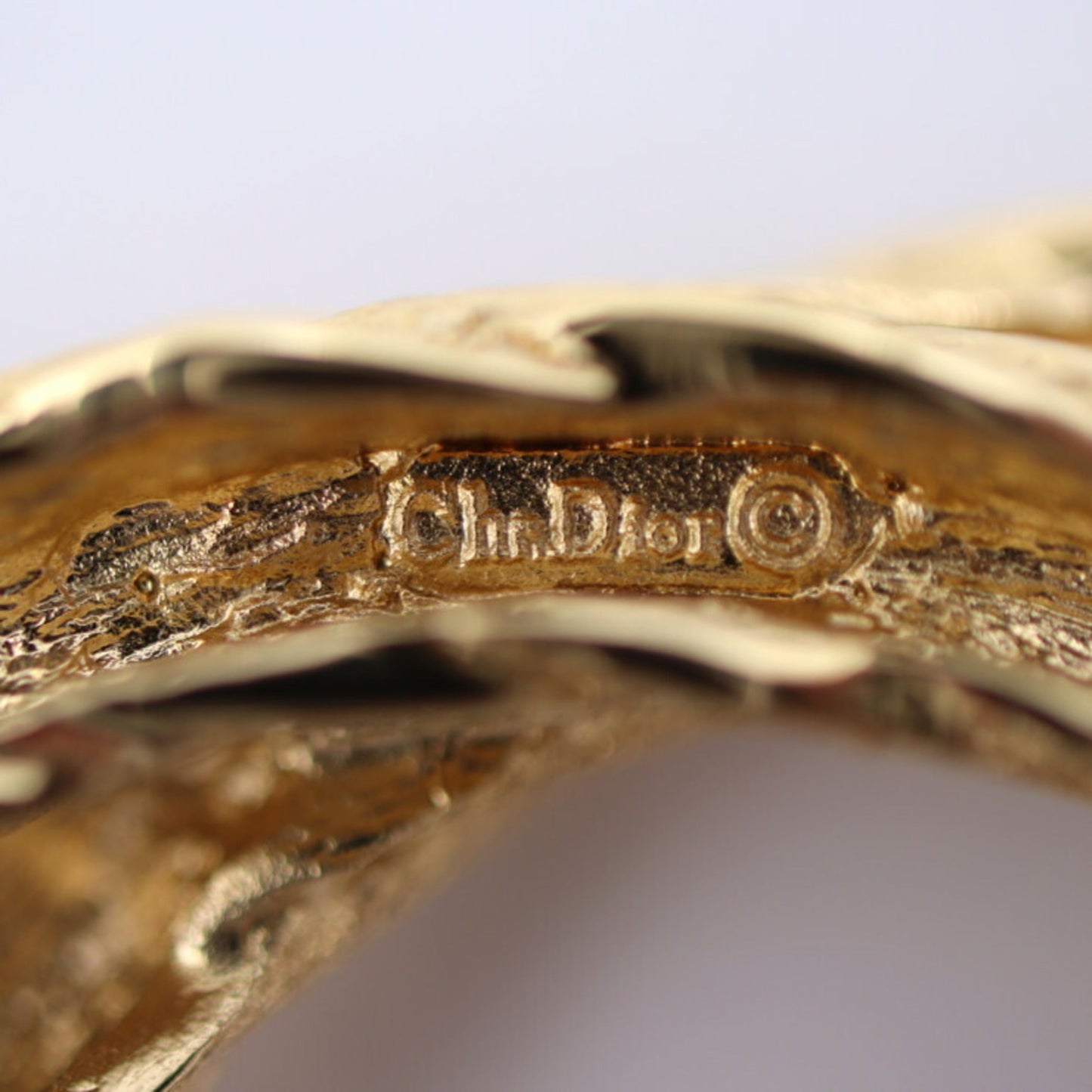 CHRISTIAN DIOR Brooch Metal Fake Pearl Gold Pin Rope