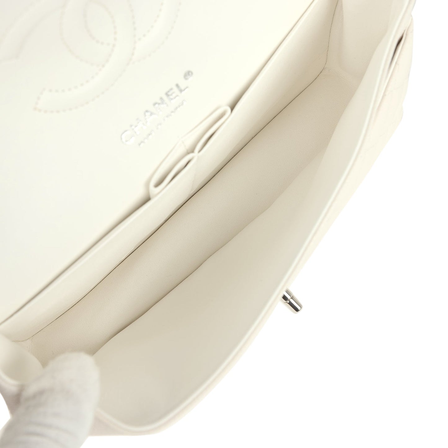 Pre-owned Chanel Medium Classic Double Flap White Shiny Caviar Silver Hardware