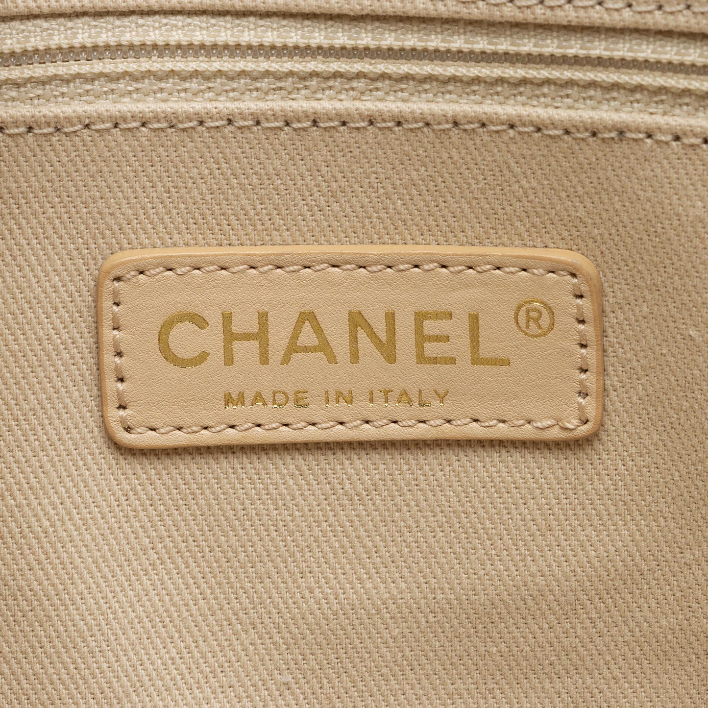 Chanel Patent Leather Puzzle Tote (SHF-uPxGaG)