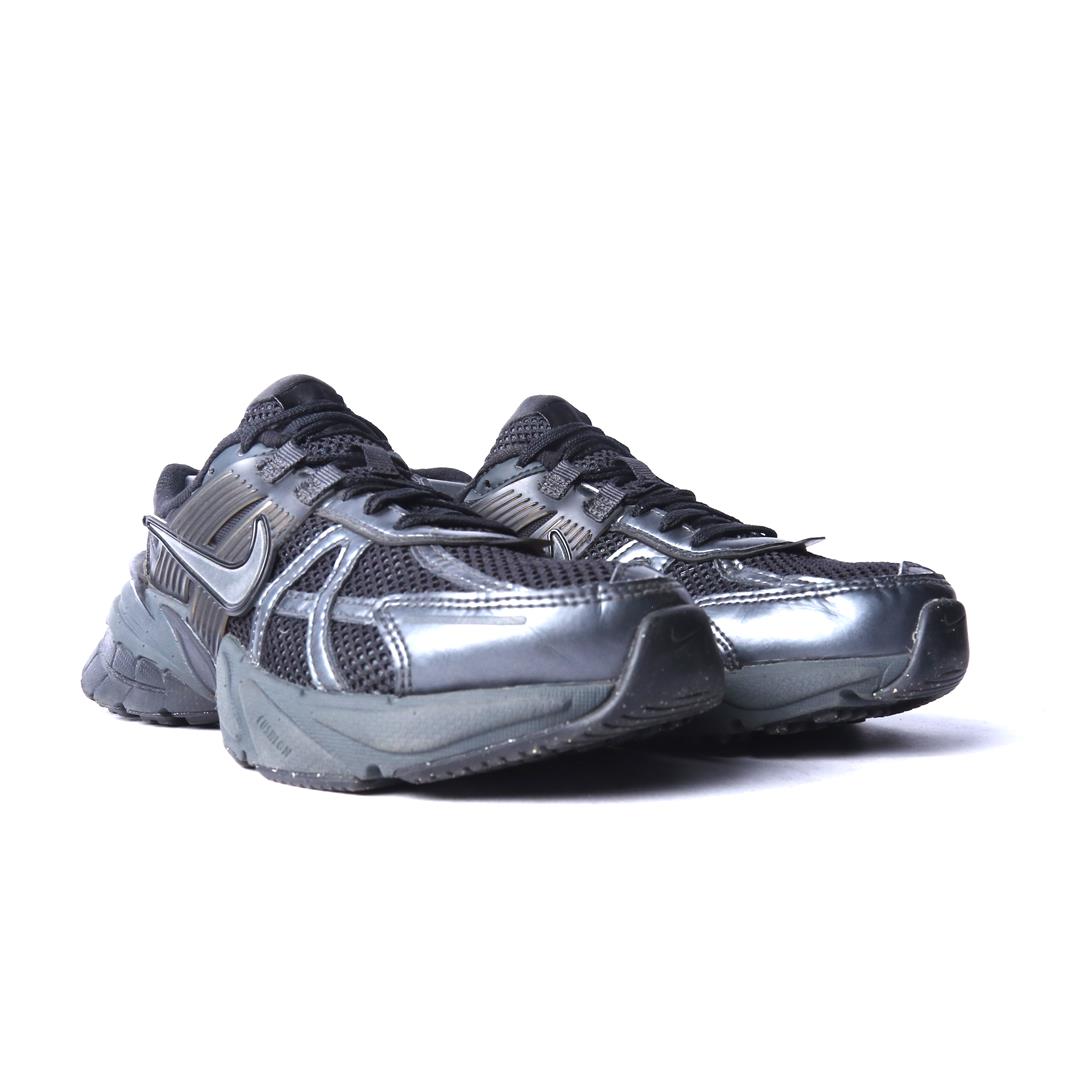 NIKE V2K RUN