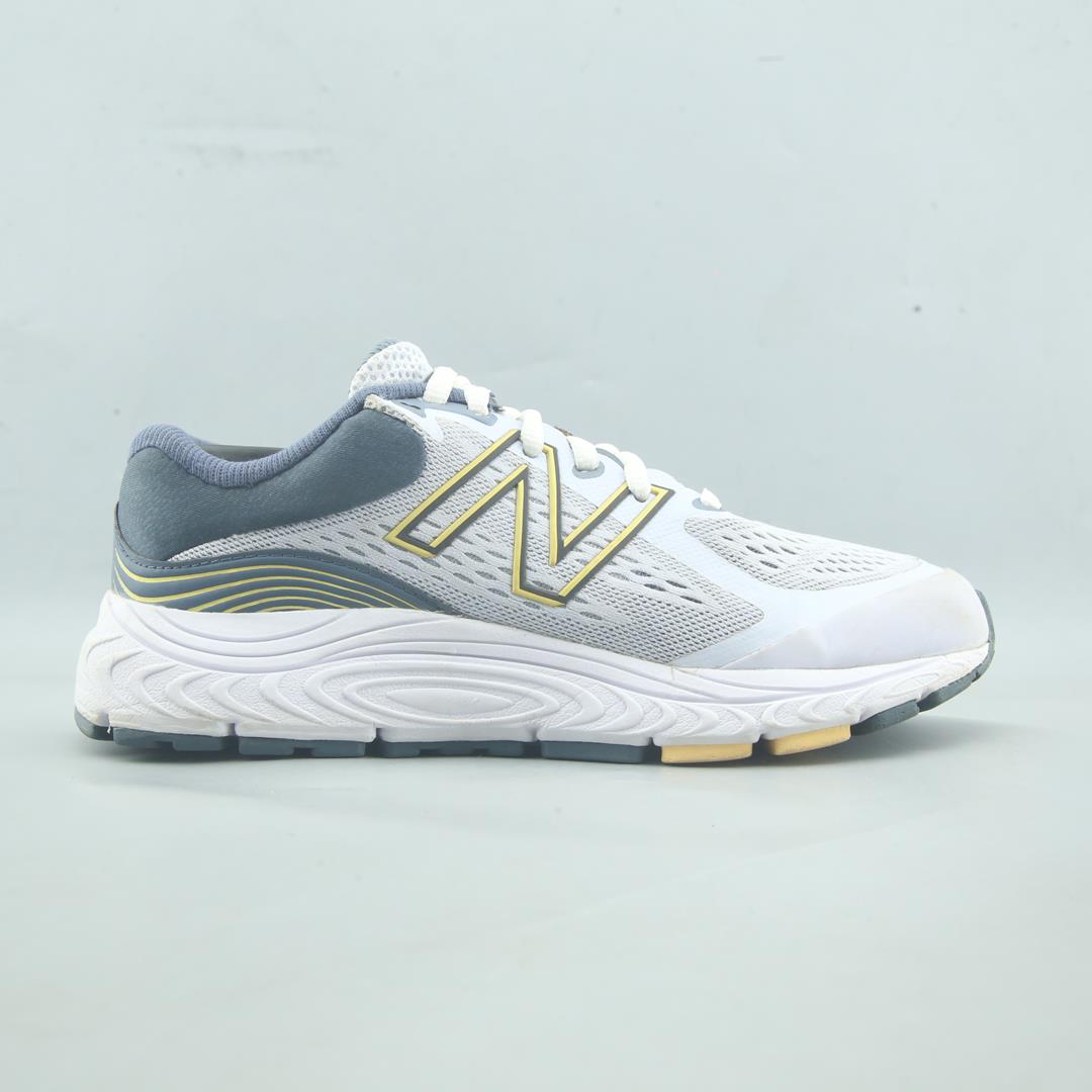 NEW BALANCE 840 V5