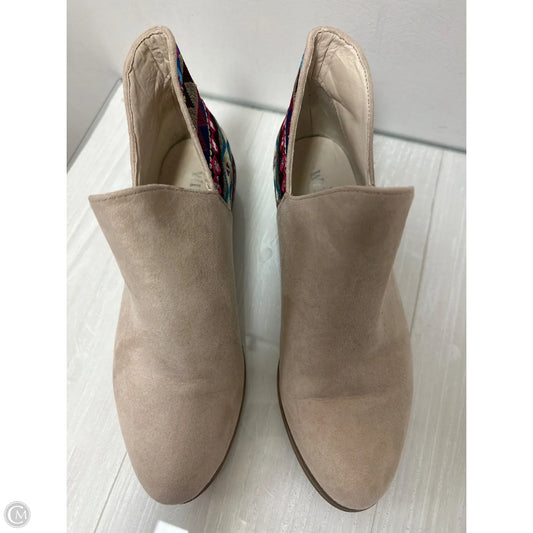 Boots Ankle Flats By Clothes Mentor In Cream, Size: 10