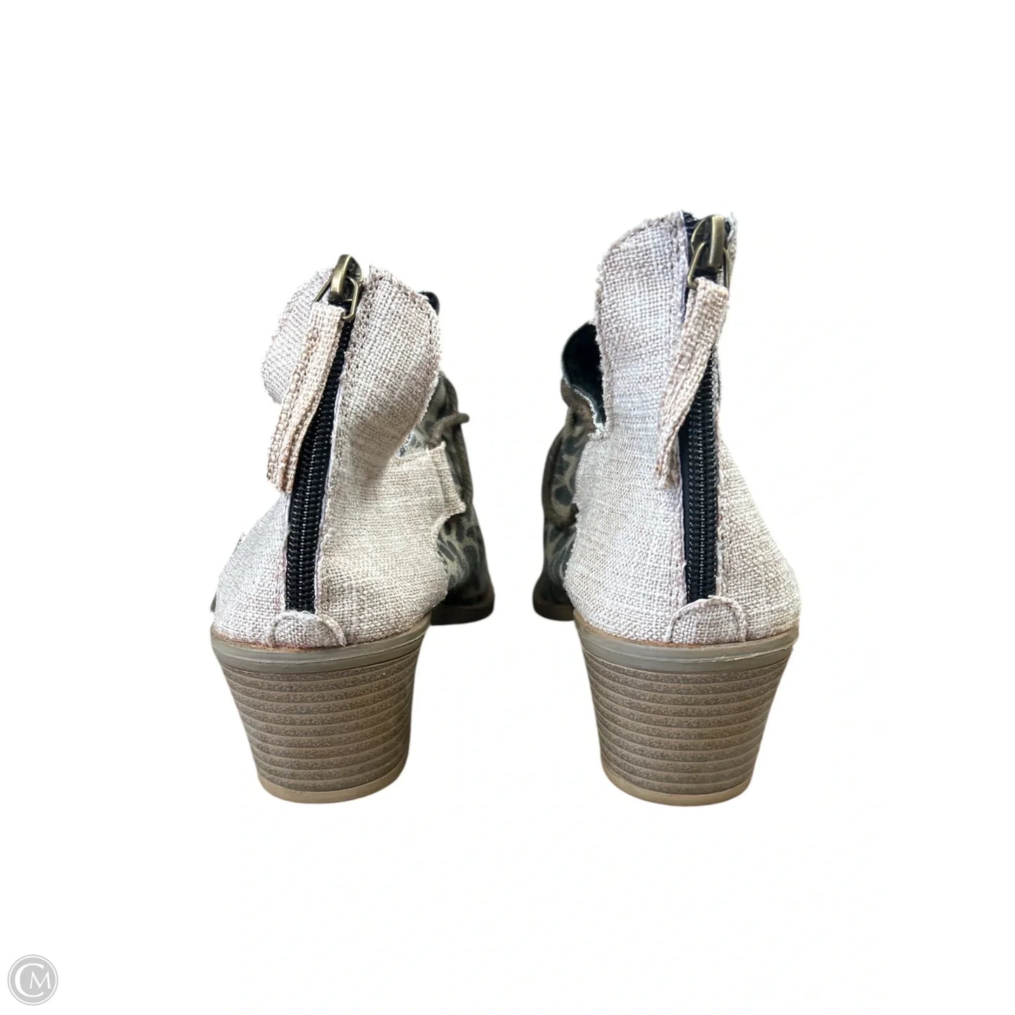 Boots Ankle Flats By Clothes Mentor In Animal Print, Size: 8.5