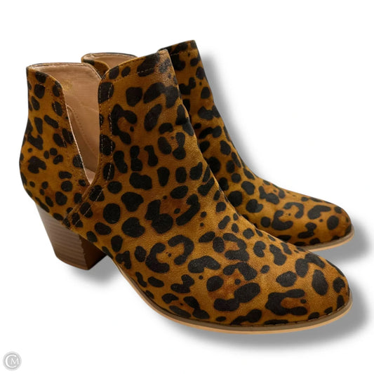 Boots Ankle Flats By Clothes Mentor In Animal Print, Size: 10