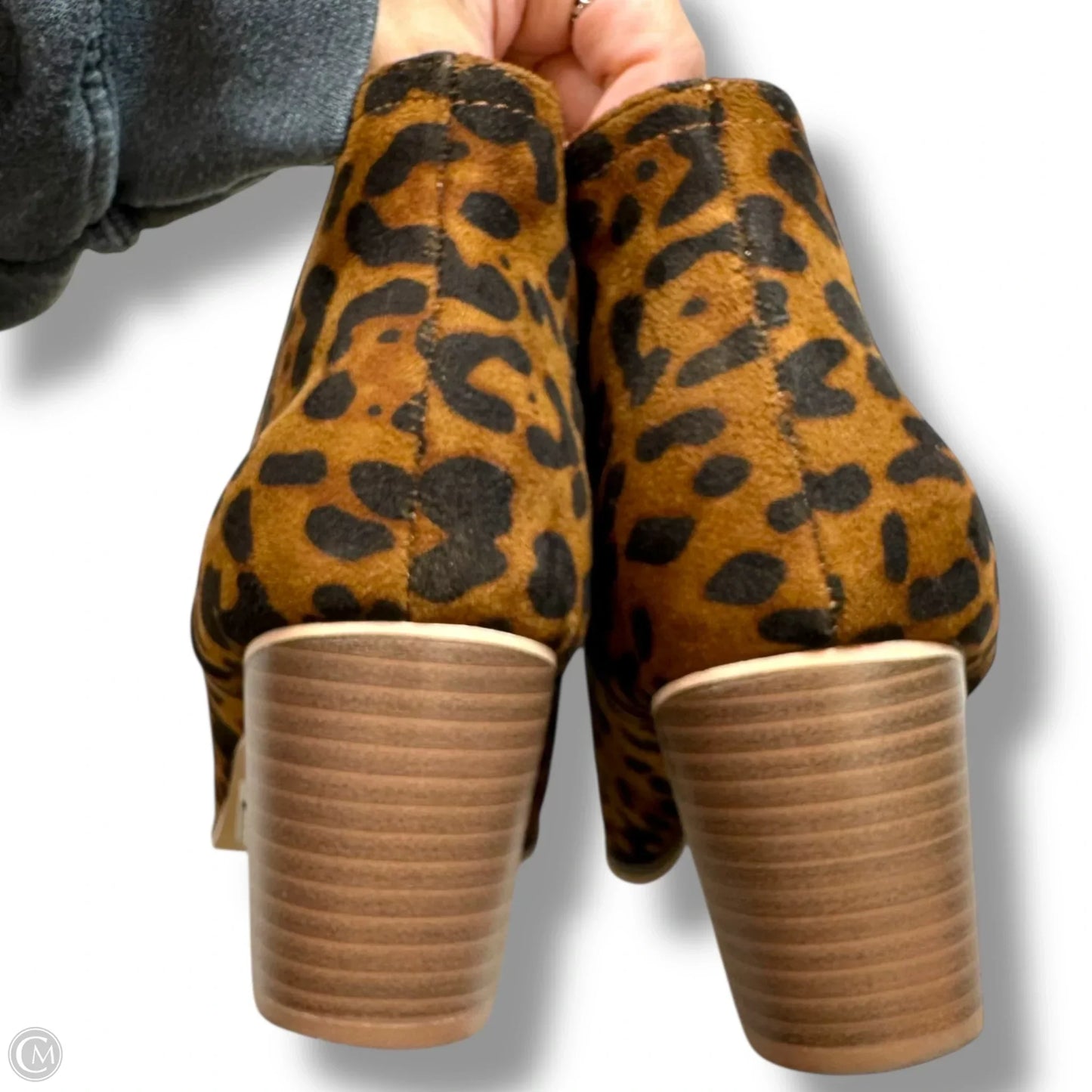 Boots Ankle Flats By Clothes Mentor In Animal Print, Size: 10