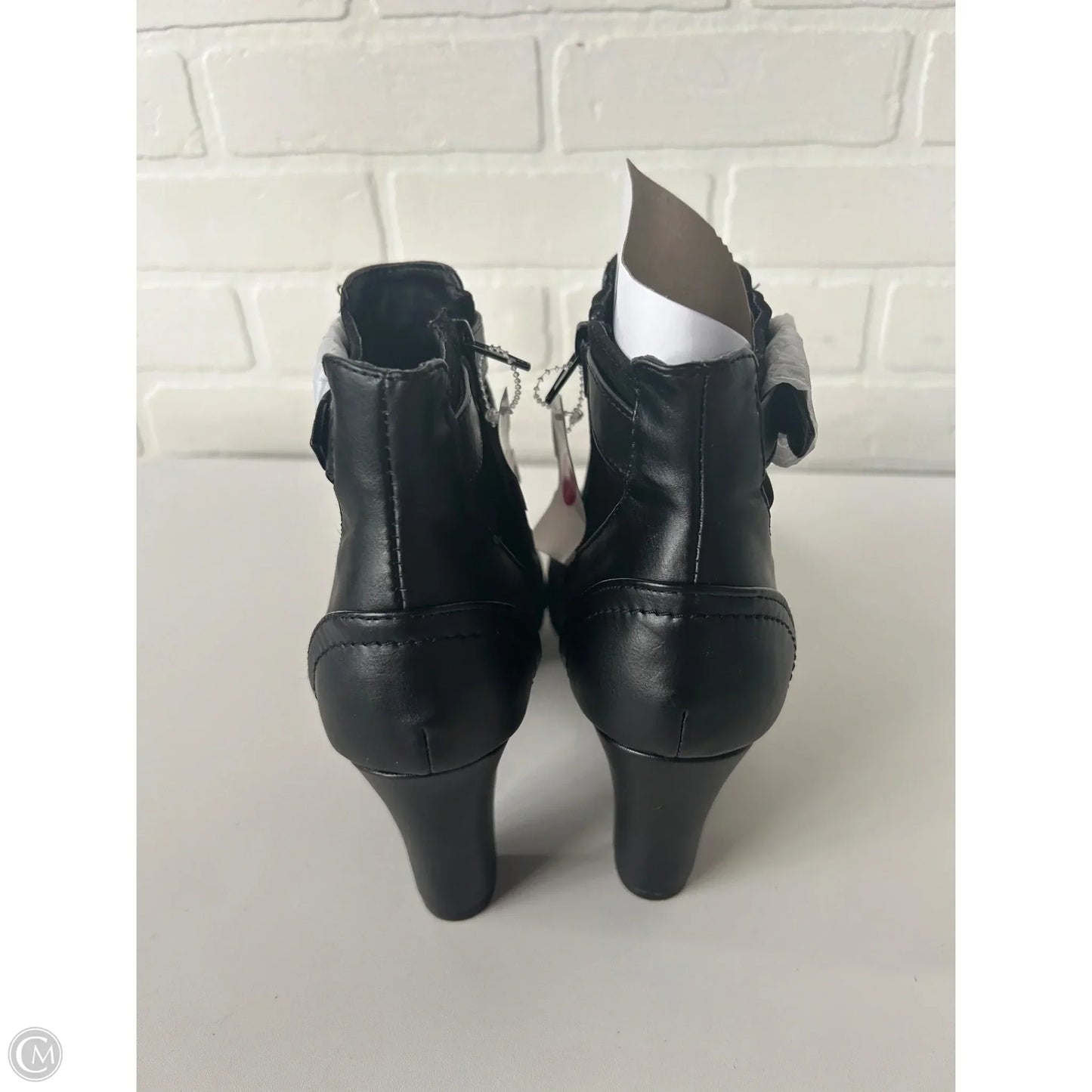 Boots Ankle Heels By Clothes Mentor In Black, Size: 8