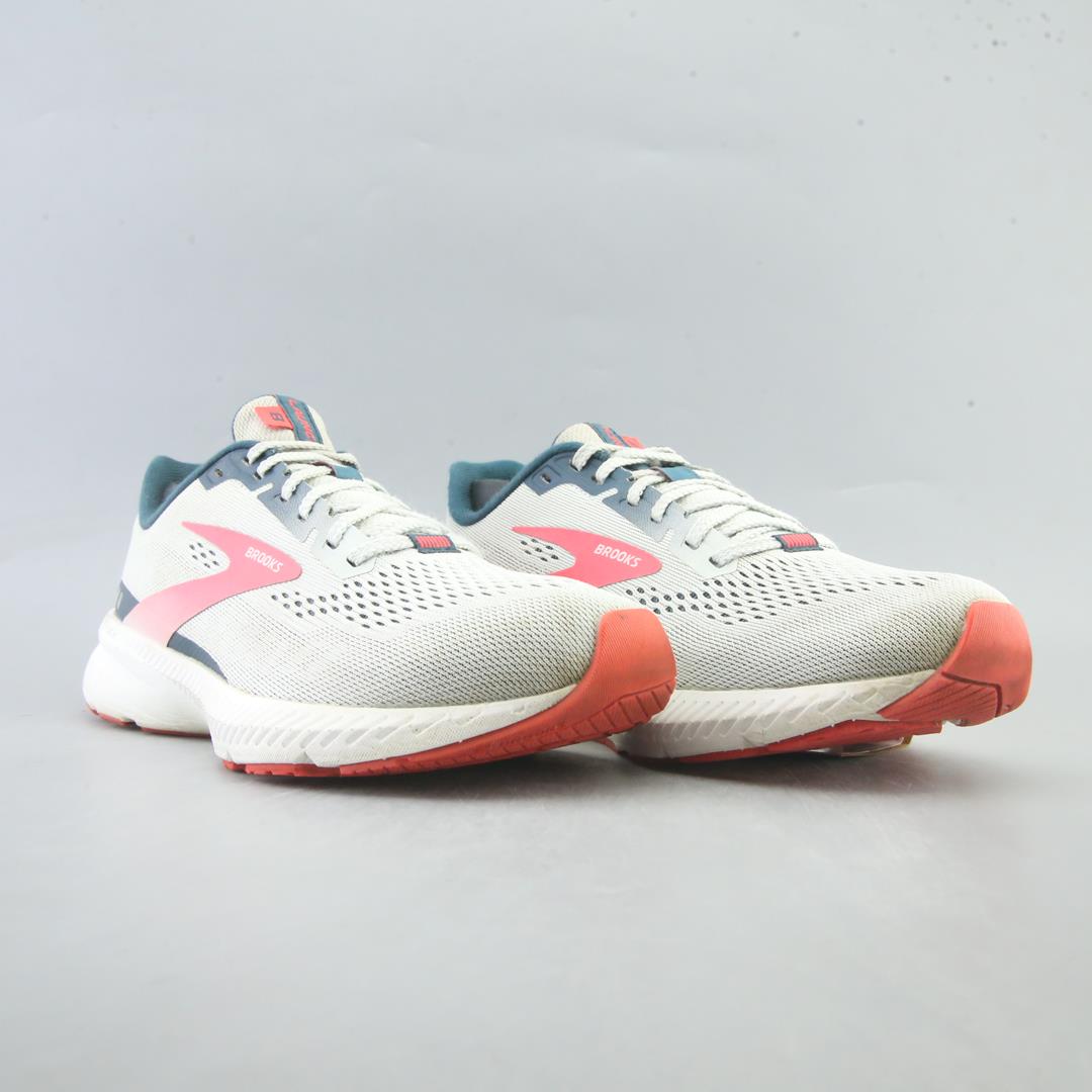 BROOKS LAUNCH 8