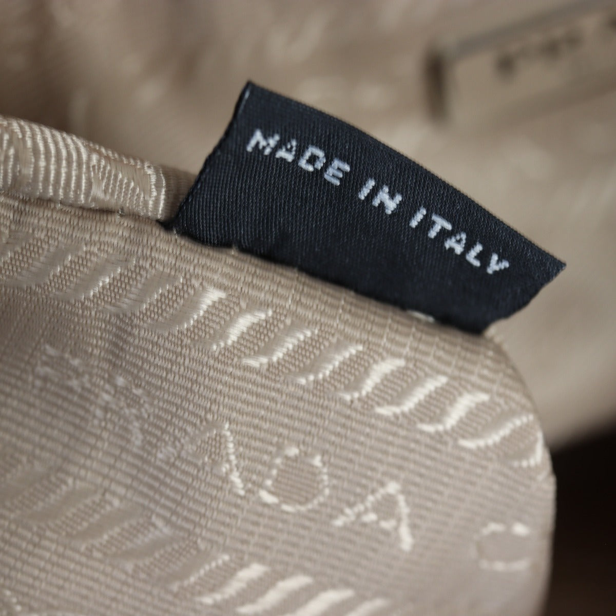 Prada Re-Edition 2005 Tessuto Shoulder Bag