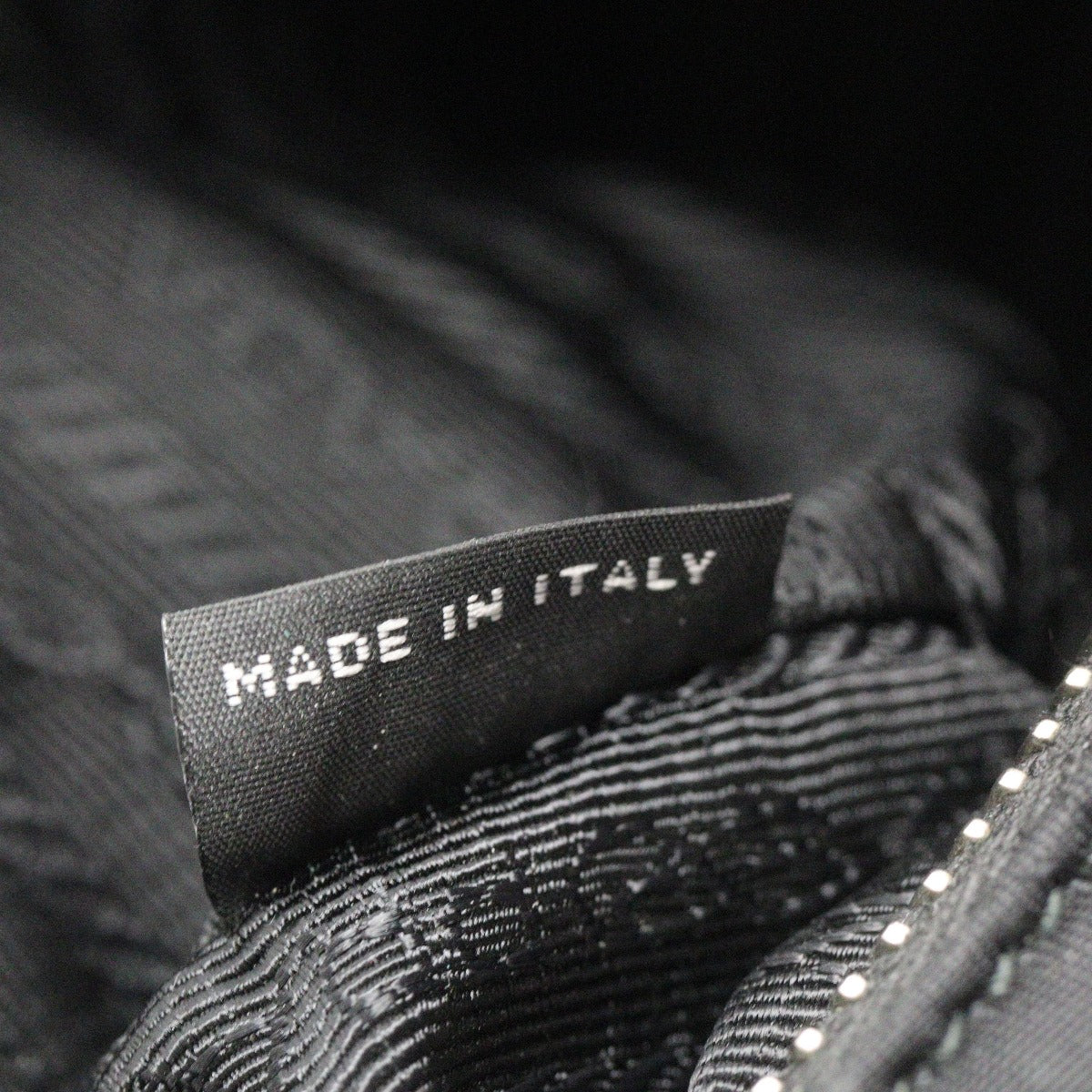 Prada Re-Edition 2005 Tessuto Shoulder Bag