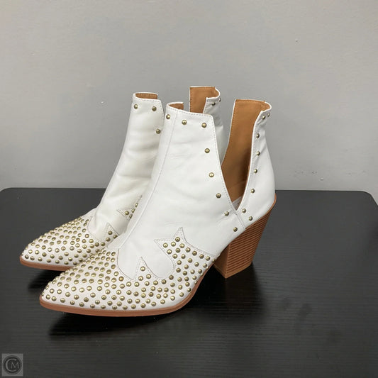 Boots Ankle Heels By Clothes Mentor In White, Size: 10