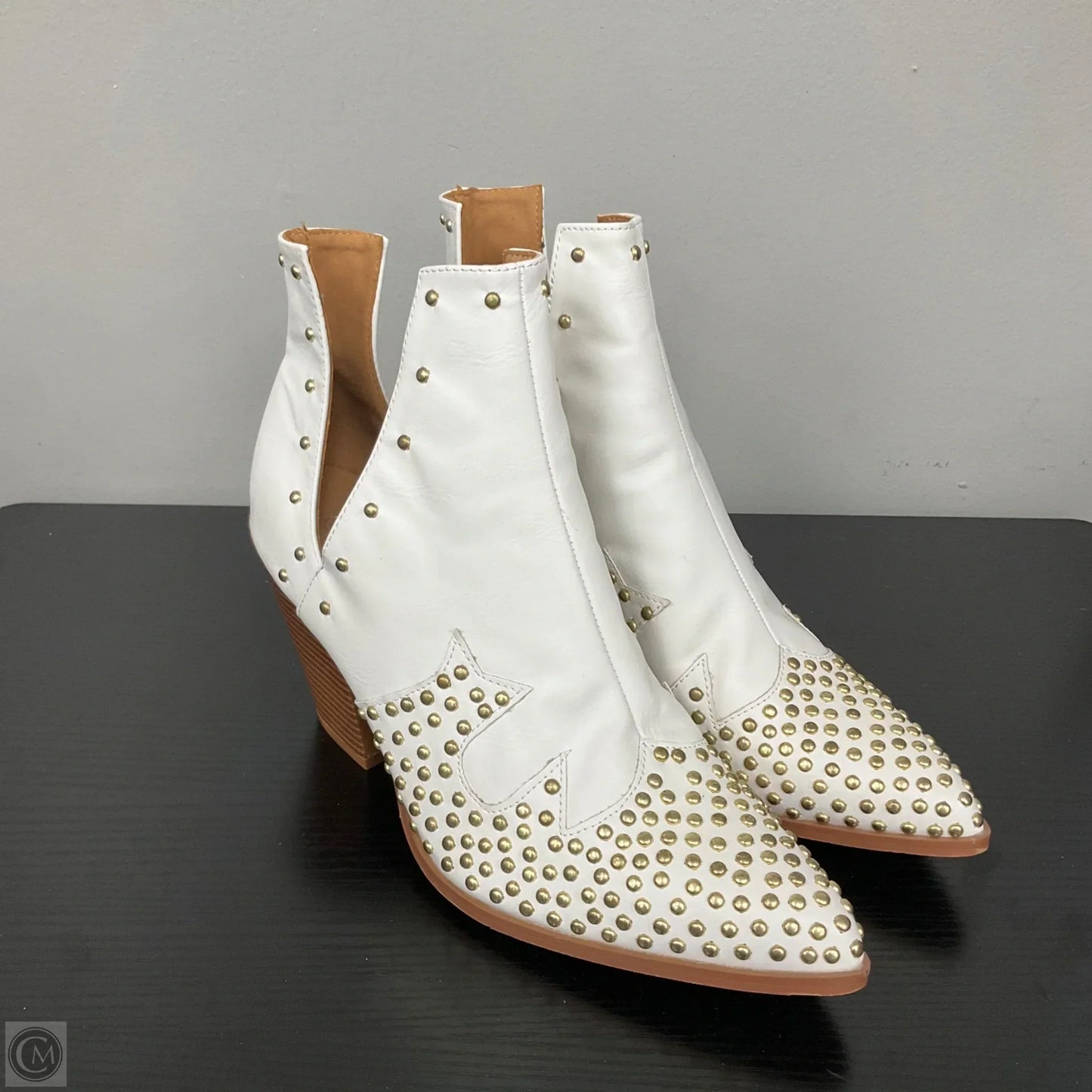 Boots Ankle Heels By Clothes Mentor In White, Size: 10