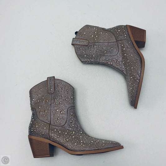 Boots Ankle Heels By Clothes Mentor In Gold, Size: 10