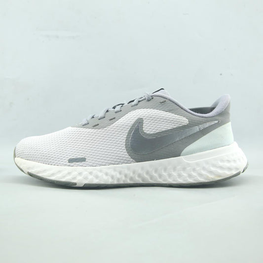 NIKE REVOLUTION 5