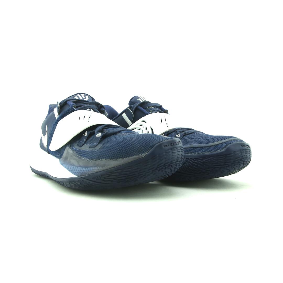 NIKE  KYRIE LOW 3 TB