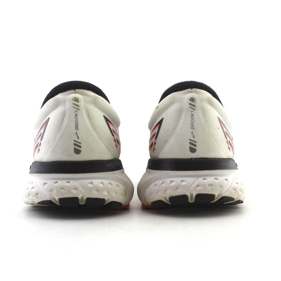 BROOKS GHOST 13