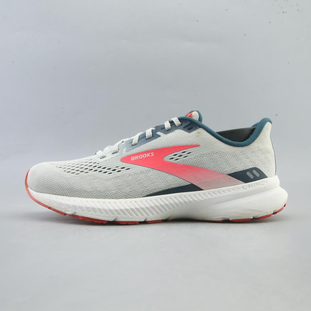 BROOKS LAUNCH 8