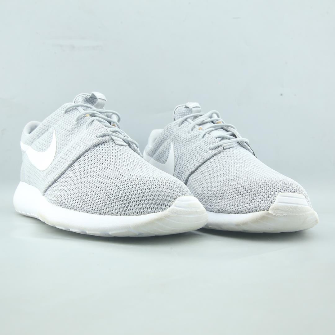 NIKE ROSHE ONE