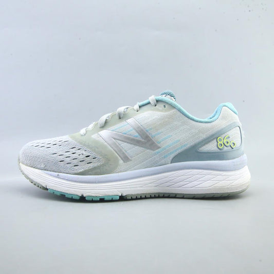 NEW BALANCE  860 V9