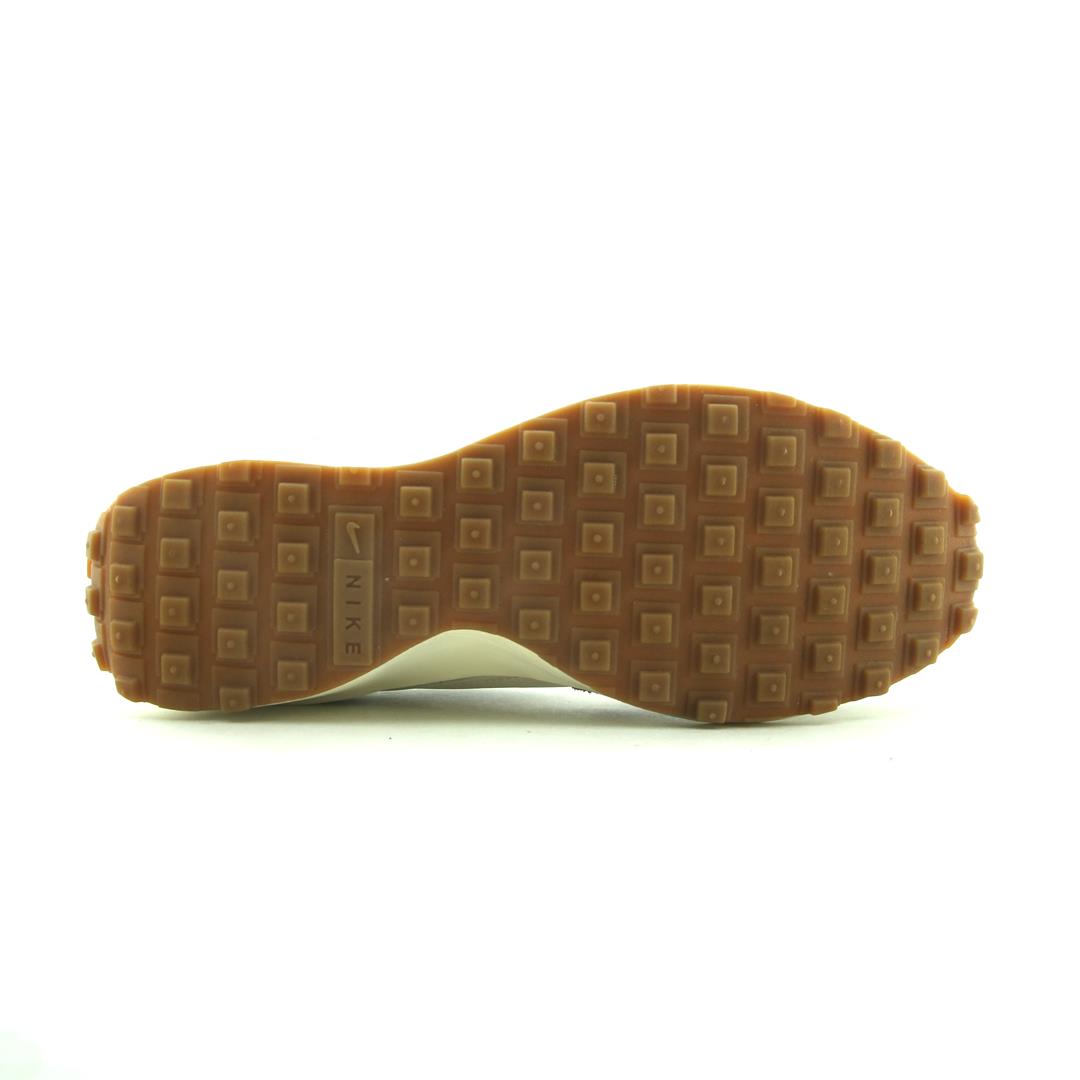 NIKE WAFFLE DEBUT