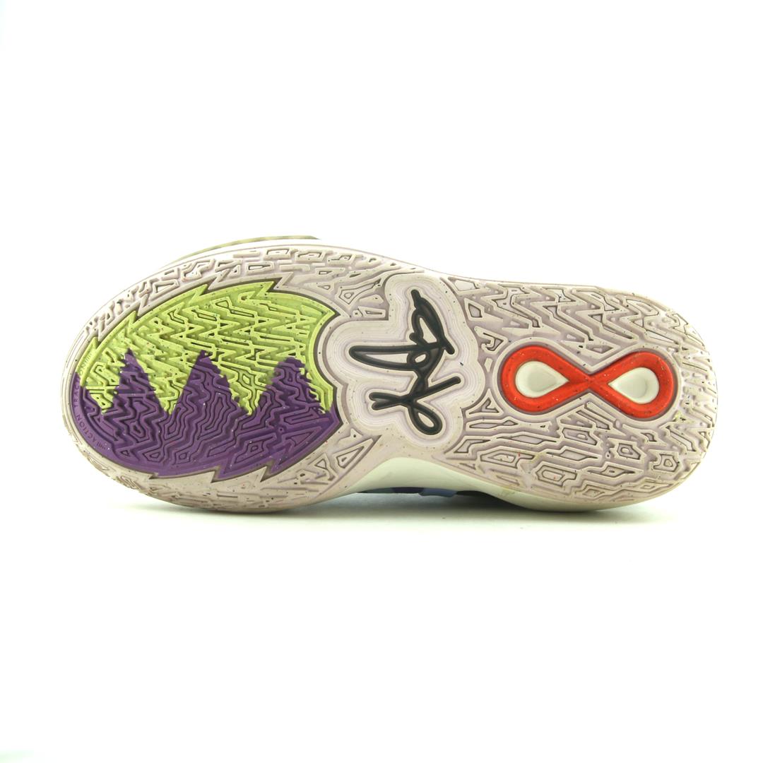 NIKE KYRIE INFINITY