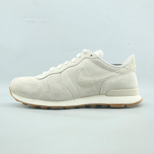 NIKE INTERNATIONALIST