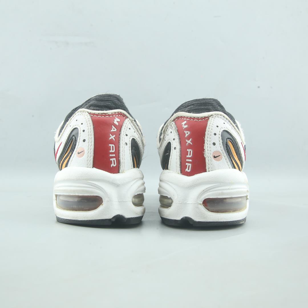 NIKE AIR MAX TAILWIND 4