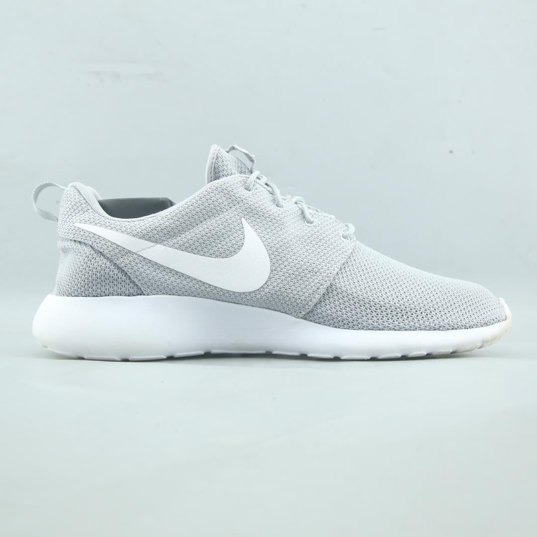 NIKE ROSHE ONE