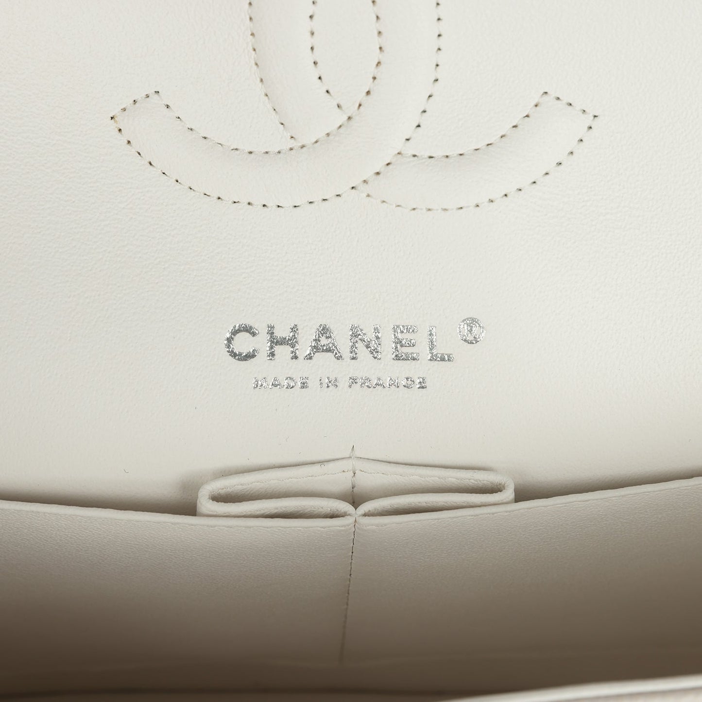 Pre-owned Chanel Medium Classic Double Flap White Shiny Caviar Silver Hardware