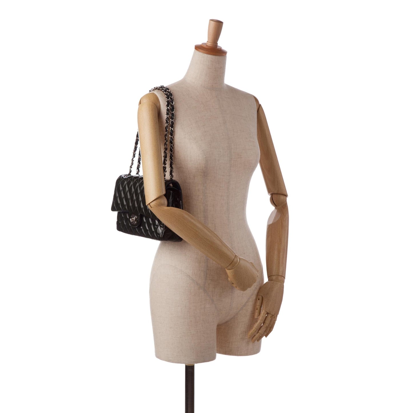 Chanel Medium Classic Patent Double Flap (SHG-ujgXKW)