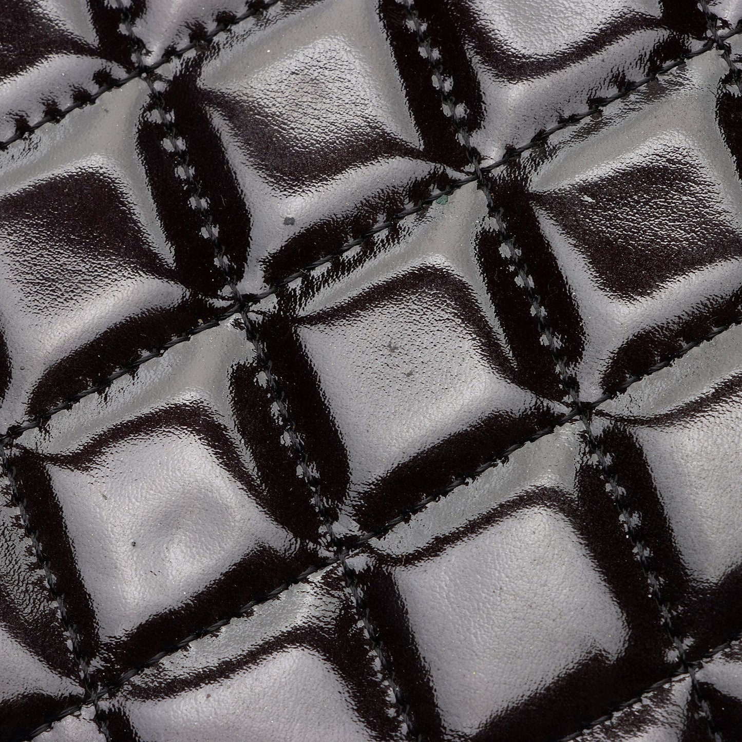 Chanel Patent Leather CC Brilliant iPad Case (SHF-NuaWXc)