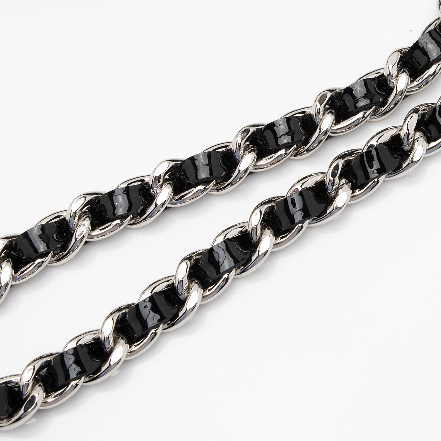 Chanel Patent Leather Flap Clutch on Chain (SHF-9c9WQx)