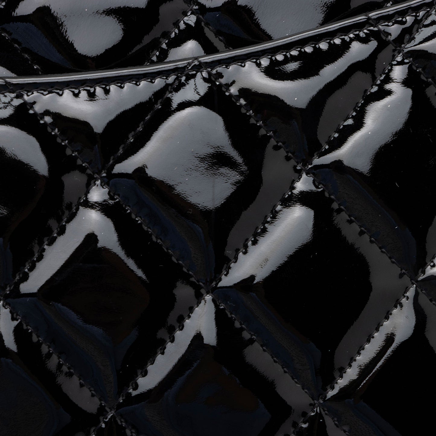 Chanel Patent Leather Flap Clutch on Chain (SHF-9c9WQx)