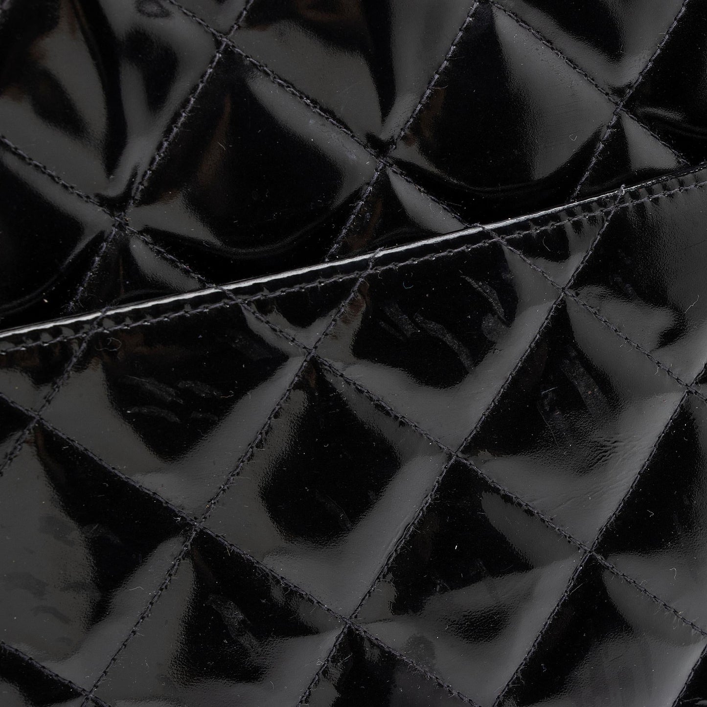 Chanel Vintage Patent Leather Medallion Tote (SHF-vDFKr8)