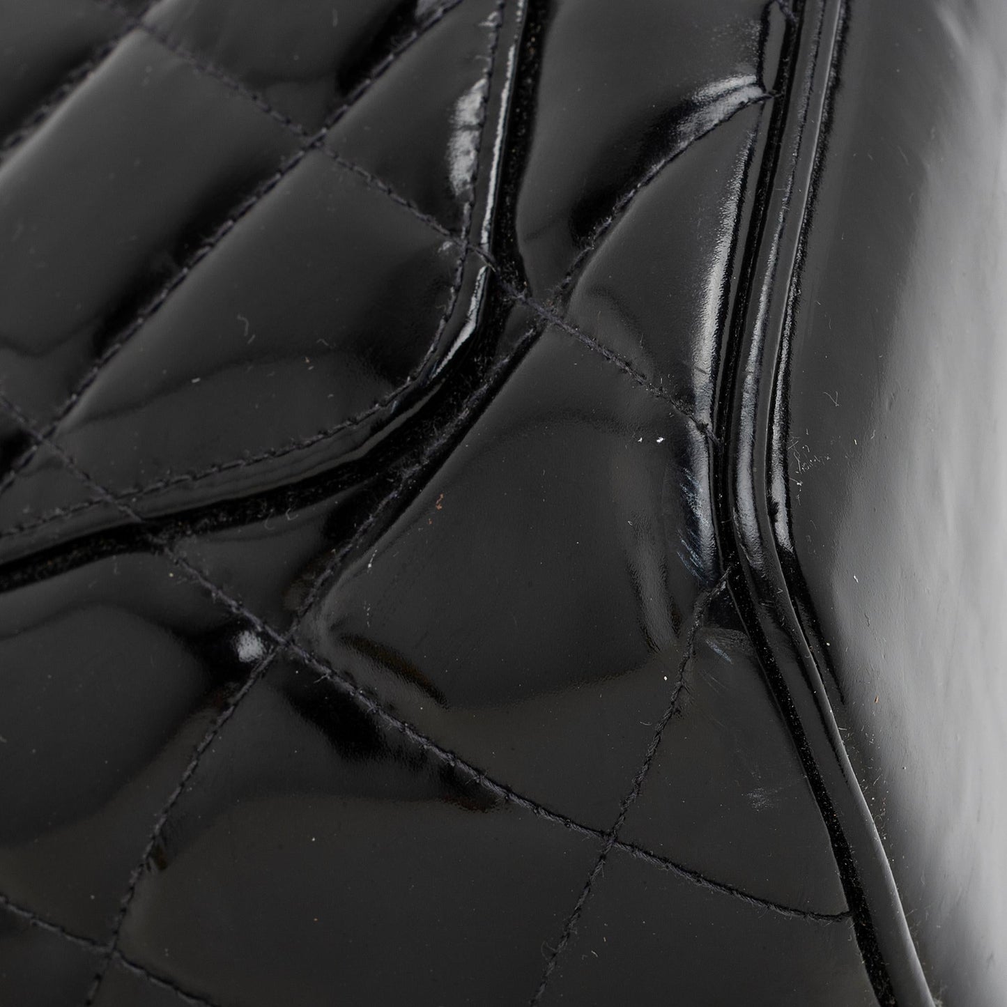 Chanel Vintage Patent Leather Medallion Tote (SHF-vDFKr8)