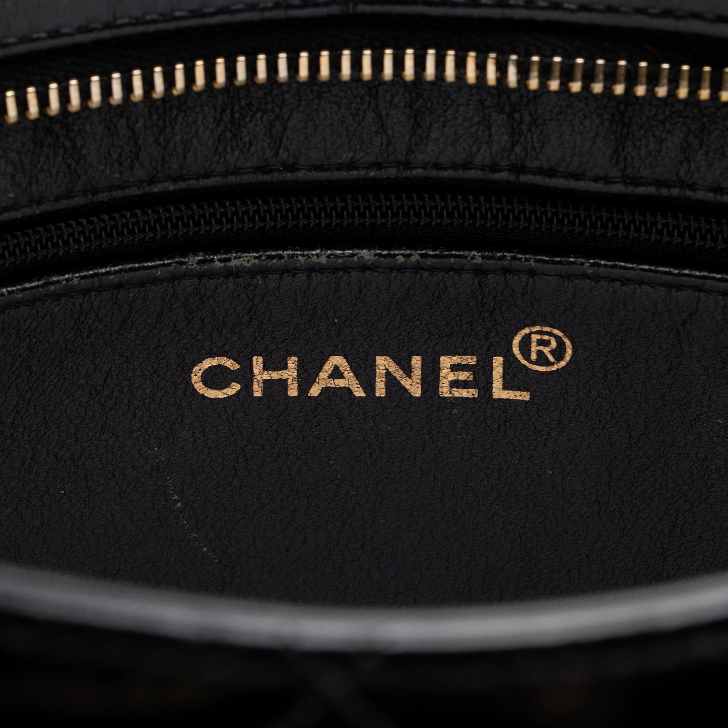 Chanel Vintage Patent Leather Medallion Tote (SHF-vDFKr8)