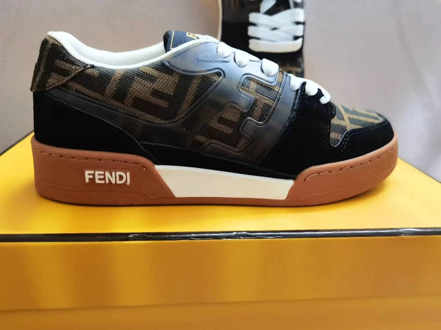 SE1548 Fendi Match Sneaker / Size5-10