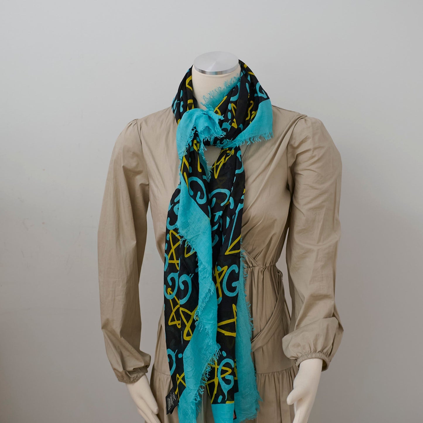 Gucci Silk Stars Shawl Blue/yellow