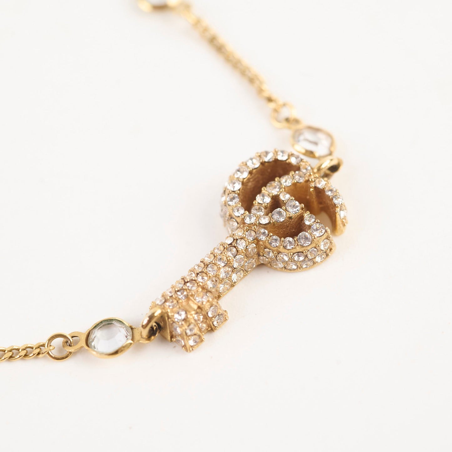 Gucci Double GG Gold Key Bracelet Costume Jewellery