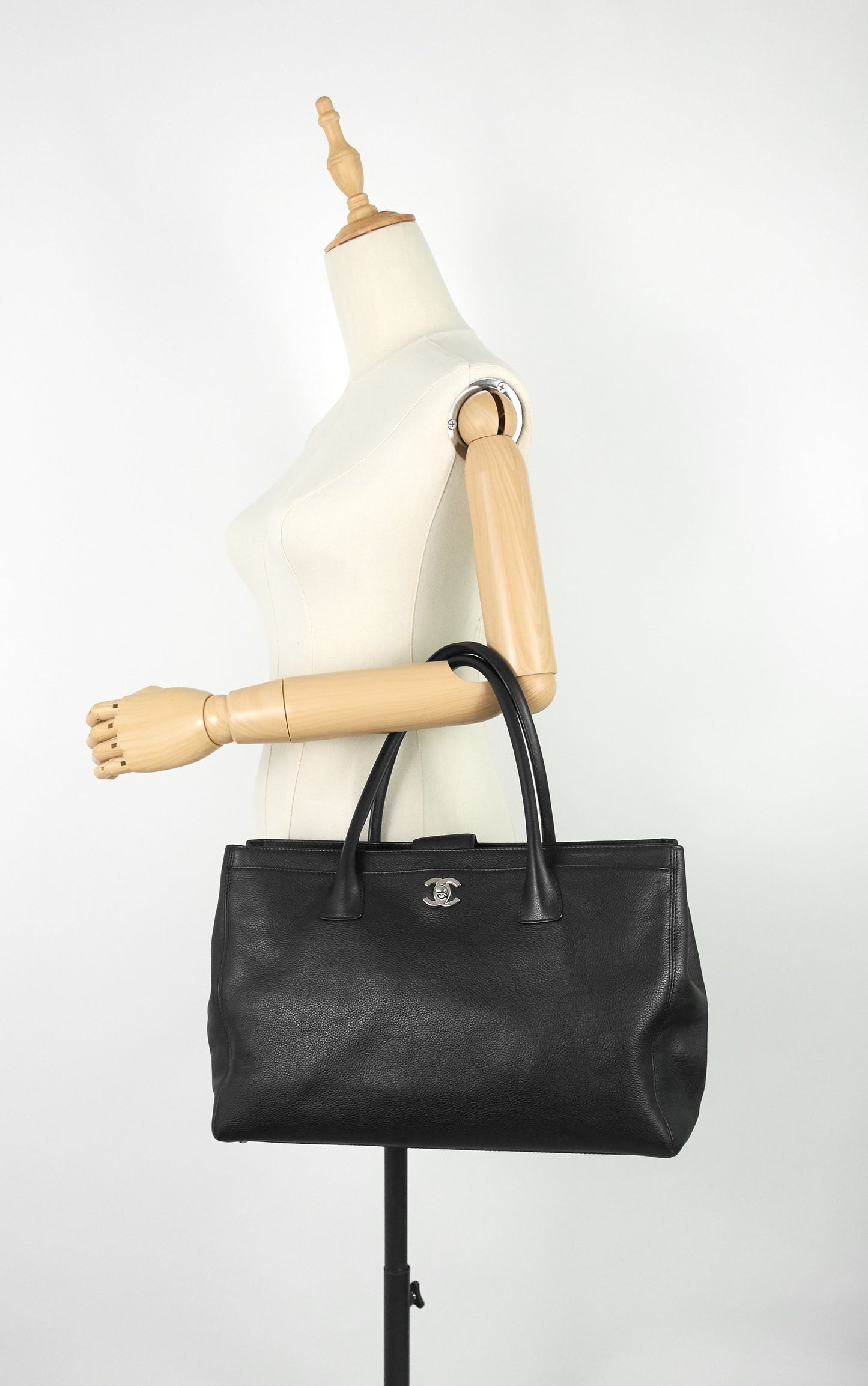 Chanel Cerf Executive Caviar Leather Tote Bag