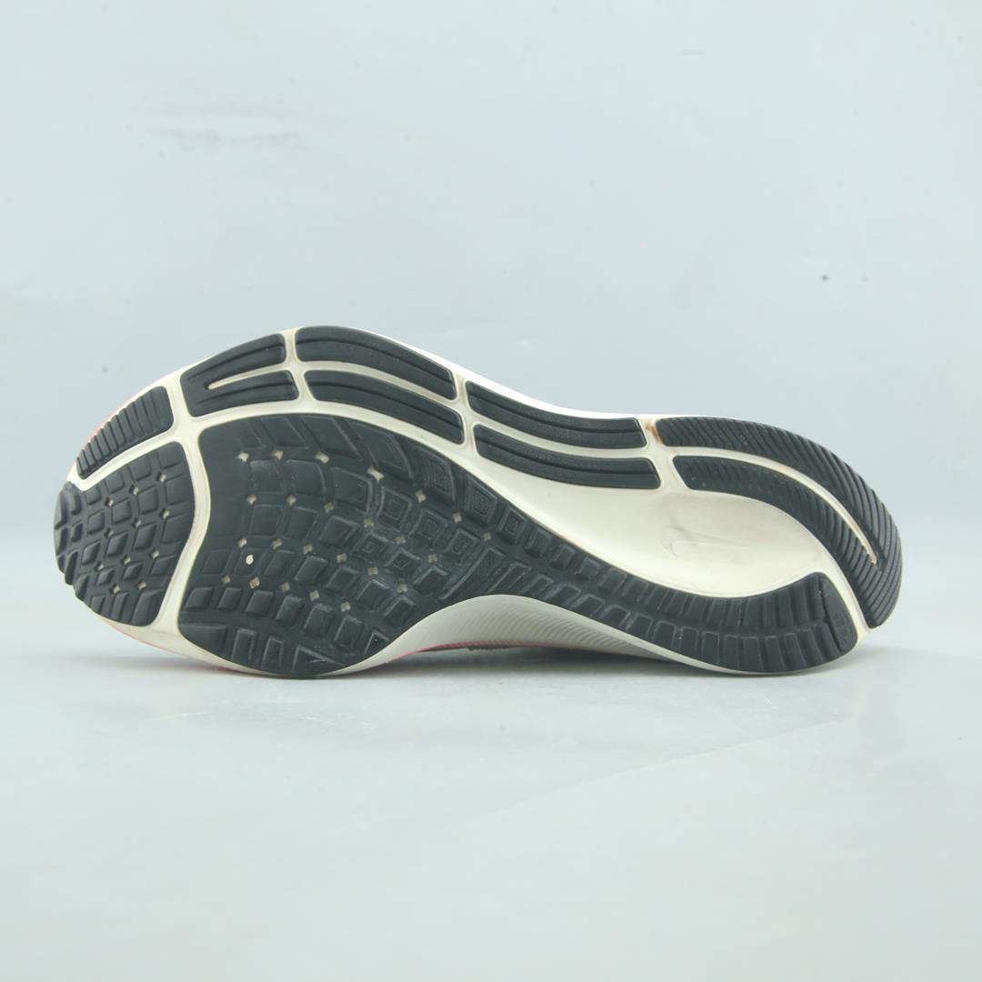 NIKE AIR ZOOM PEGASUS 38 FLYEASE