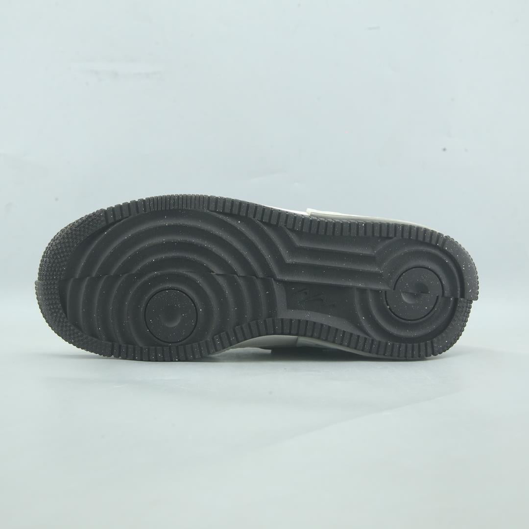 NIKE  AIR FORCE 1 LOW FONTANKA