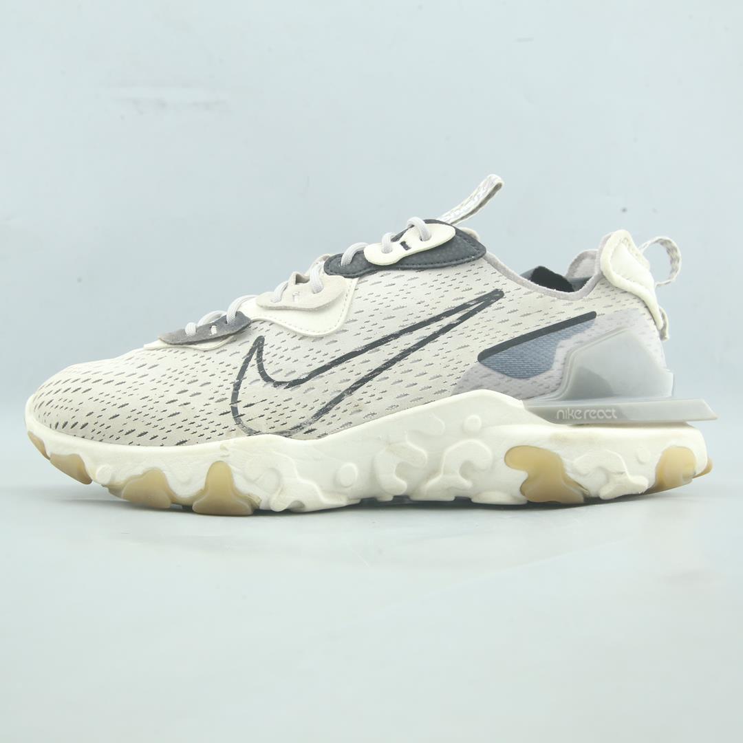NIKE REACT VISION