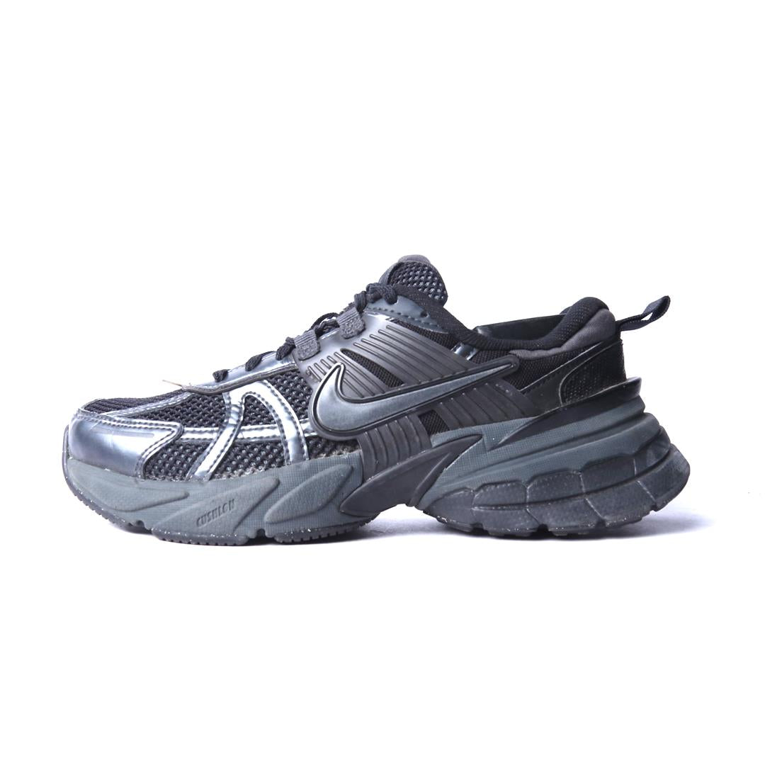 NIKE V2K RUN