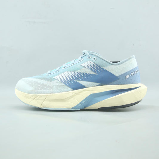 NEW BALANCE  FUELCELL REBEL V4