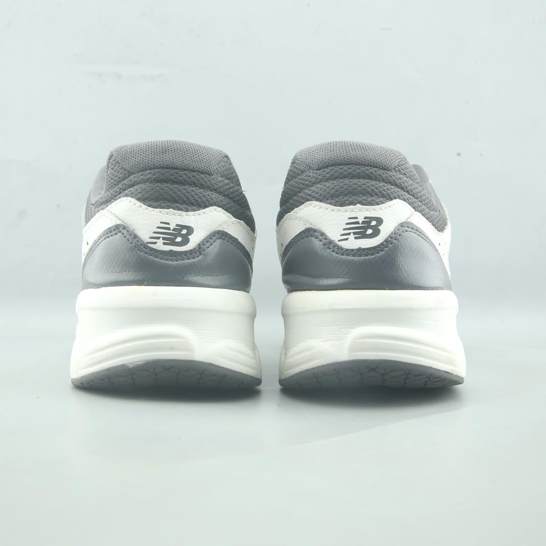 NEW BALANCE 519V2
