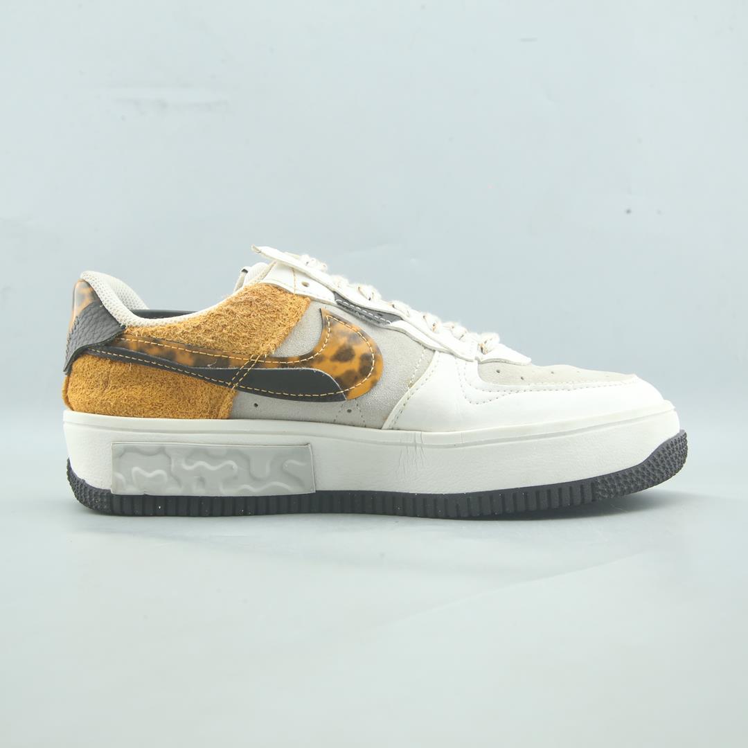 NIKE  AIR FORCE 1 LOW FONTANKA