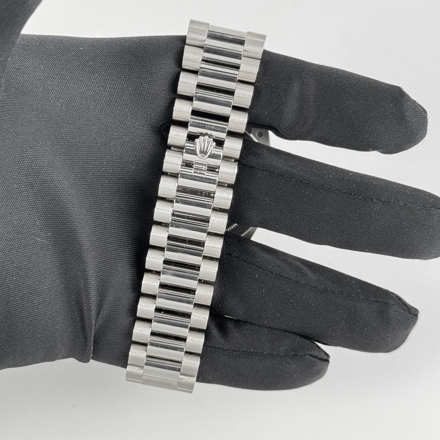 Rolex Day-Date 40 228239 White Gold Olive Dial (2022)